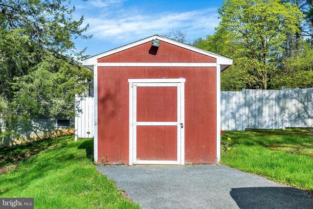 4931 CHAMBERS HILL RD, Harrisburg, PA 17111