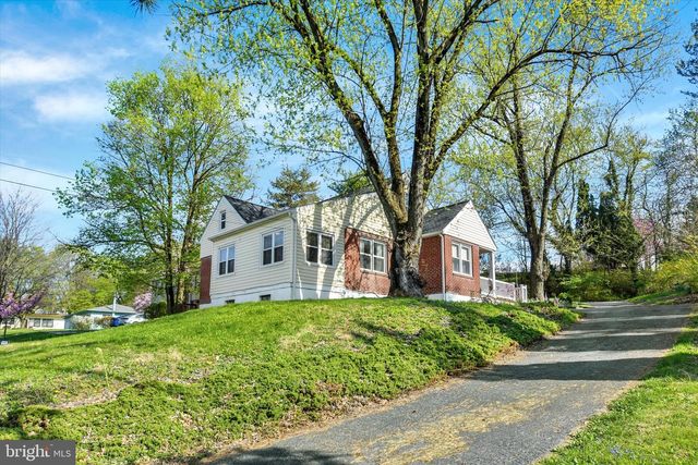 4931 CHAMBERS HILL RD, Harrisburg, PA 17111