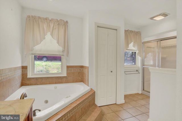4931 CHAMBERS HILL RD, Harrisburg, PA 17111