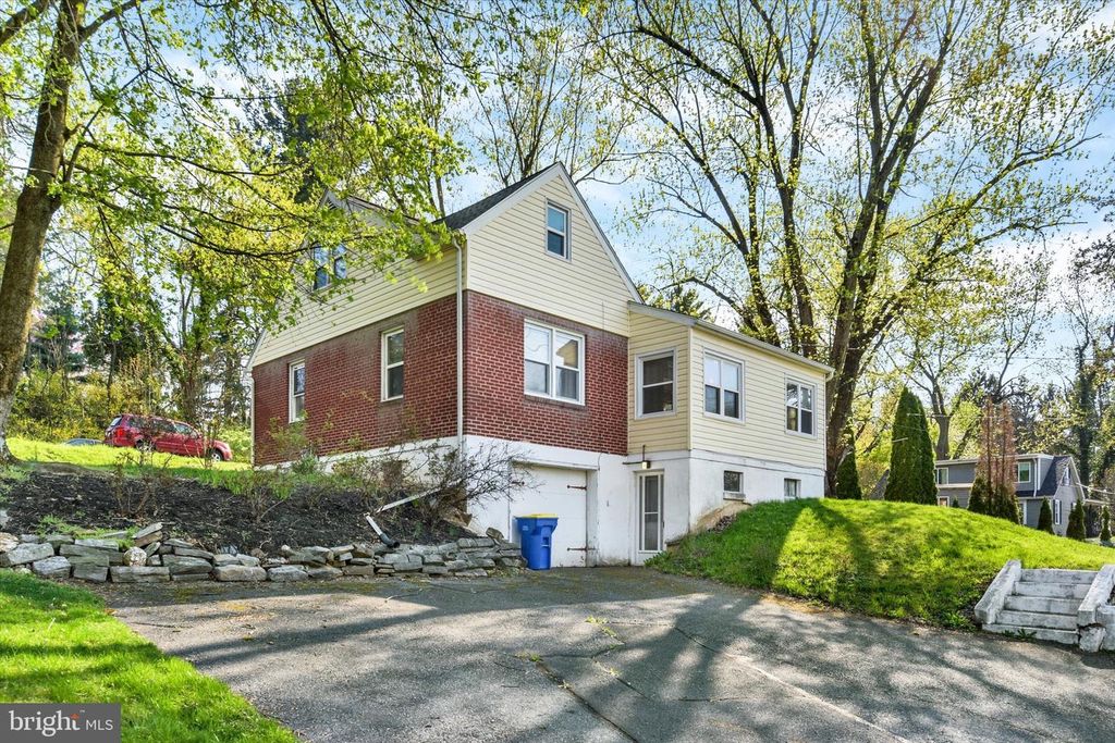 4931 CHAMBERS HILL RD, Harrisburg, PA 17111