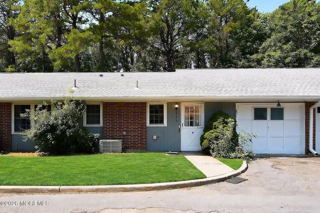 419B Chatham Court, Lakewood, NJ 08701