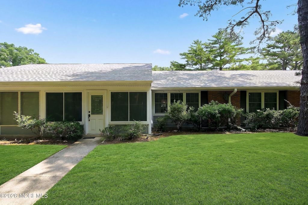 419B Chatham Court, Lakewood, NJ 08701