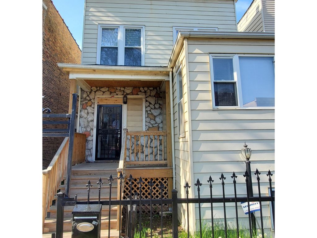 4920 W Potomac Avenue 2, Chicago, IL 60651