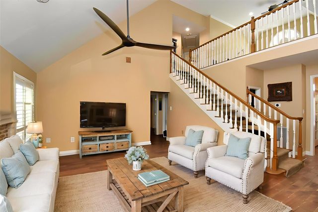 1810 Pebble Hill Court, Sugar Land, TX 77478