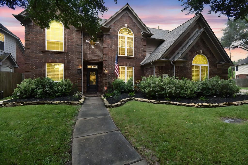 1810 Pebble Hill Court, Sugar Land, TX 77478