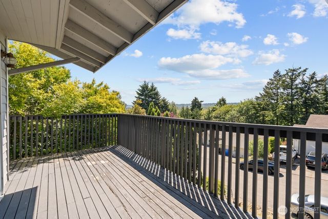 2323 Talbot Road S, Renton, WA 98055