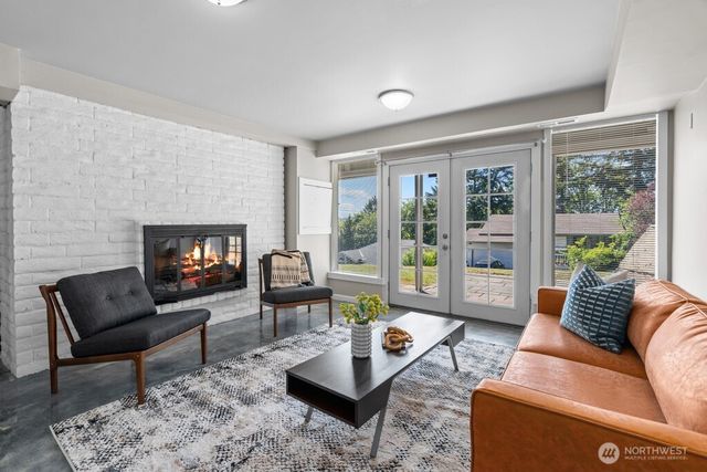 2323 Talbot Road S, Renton, WA 98055