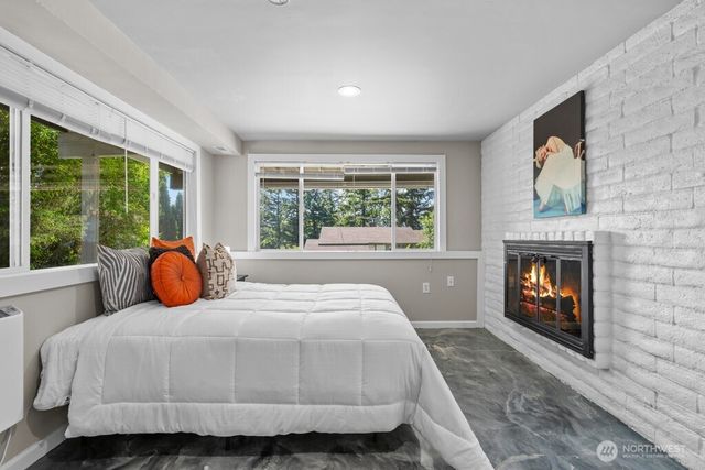 2323 Talbot Road S, Renton, WA 98055