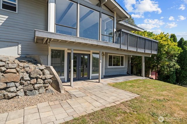 2323 Talbot Road S, Renton, WA 98055