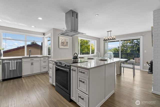2323 Talbot Road S, Renton, WA 98055