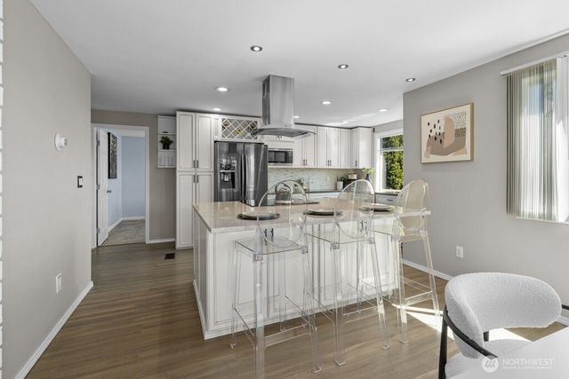 2323 Talbot Road S, Renton, WA 98055