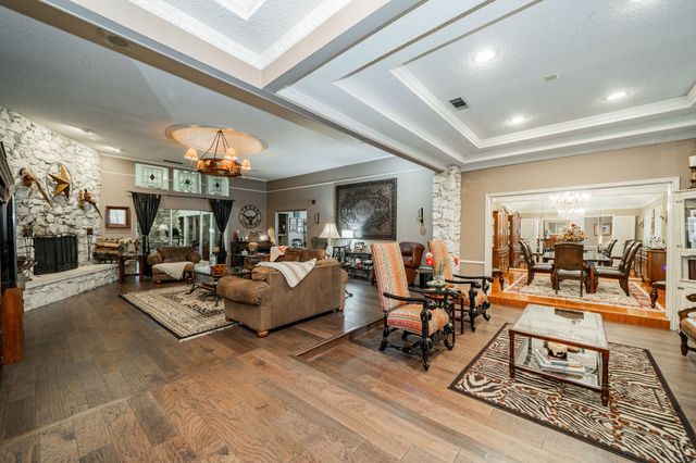 9511 Fallbrook Drive, Dallas, TX 75243