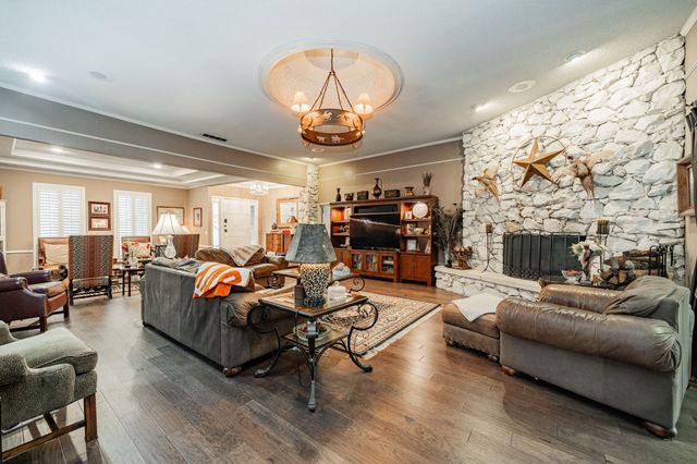 9511 Fallbrook Drive, Dallas, TX 75243