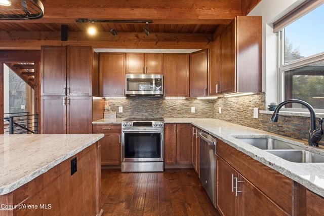 384 Pendleton Dr, Spirit Lake, ID 83869