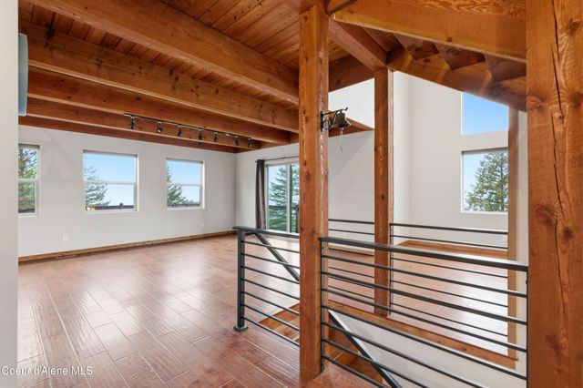 384 Pendleton Dr, Spirit Lake, ID 83869