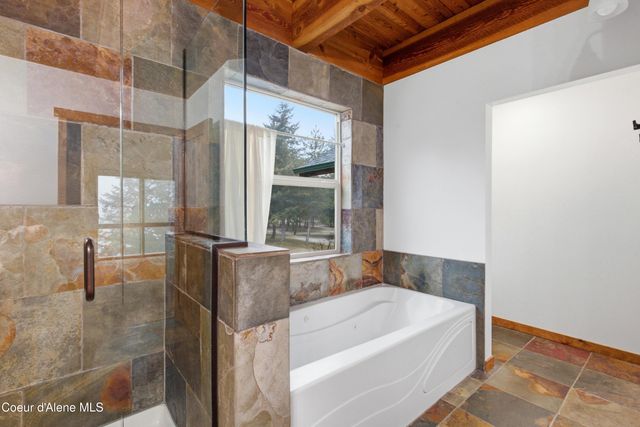 384 Pendleton Dr, Spirit Lake, ID 83869