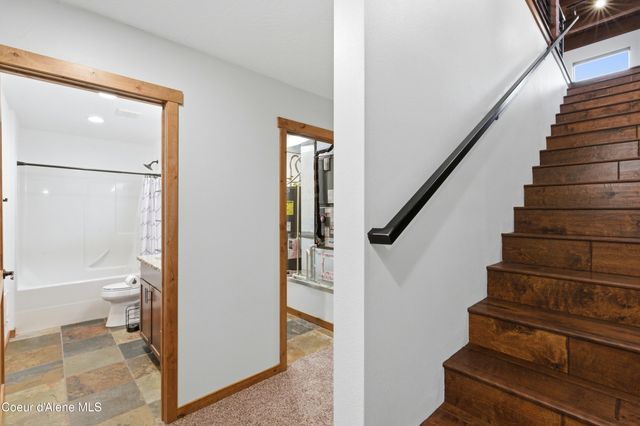 384 Pendleton Dr, Spirit Lake, ID 83869