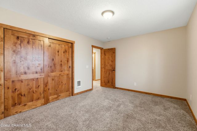 384 Pendleton Dr, Spirit Lake, ID 83869