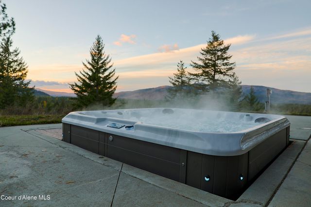 384 Pendleton Dr, Spirit Lake, ID 83869