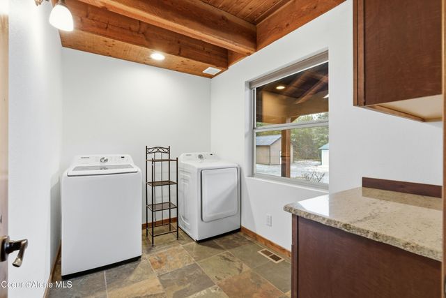 384 Pendleton Dr, Spirit Lake, ID 83869