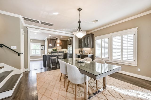 240 E Woodland Street, Houston, TX 77009