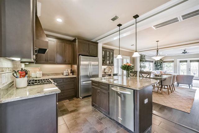 240 E Woodland Street, Houston, TX 77009