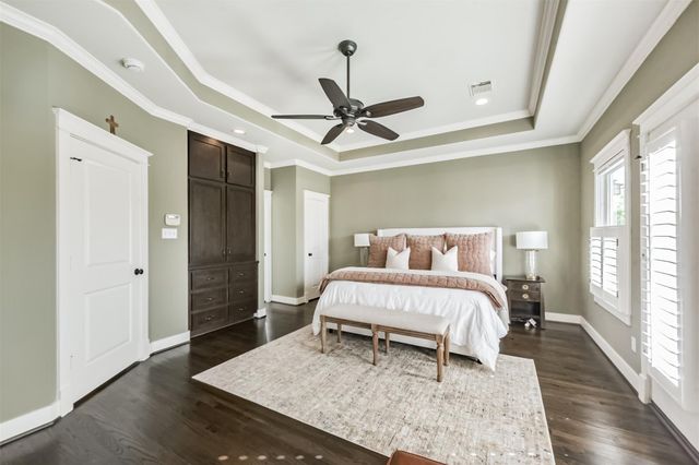 240 E Woodland Street, Houston, TX 77009