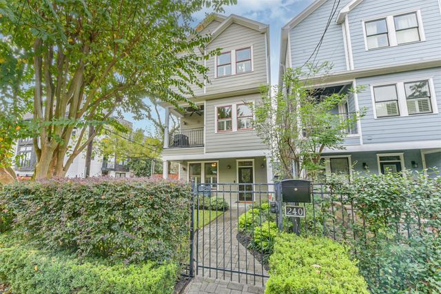 240 E Woodland Street, Houston, TX 77009
