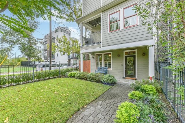 240 E Woodland Street, Houston, TX 77009