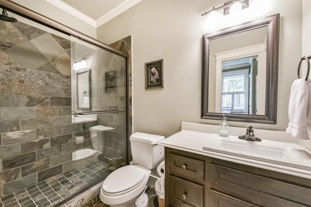 240 E Woodland Street, Houston, TX 77009