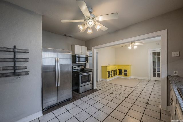 301 FURR DR, San Antonio, TX 78201