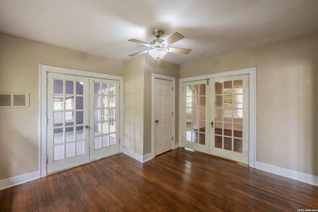 301 FURR DR, San Antonio, TX 78201