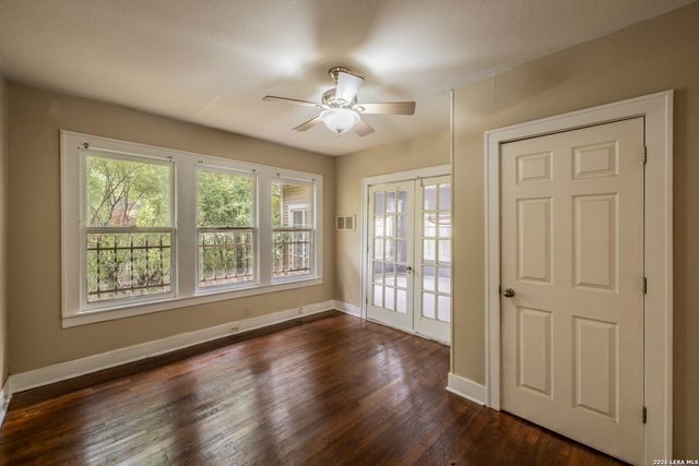 301 FURR DR, San Antonio, TX 78201