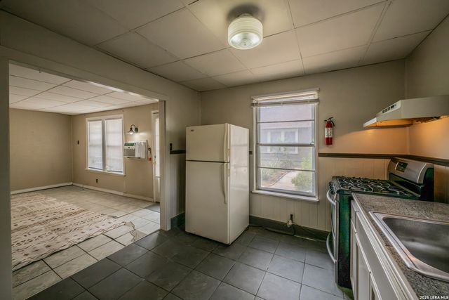 301 FURR DR, San Antonio, TX 78201
