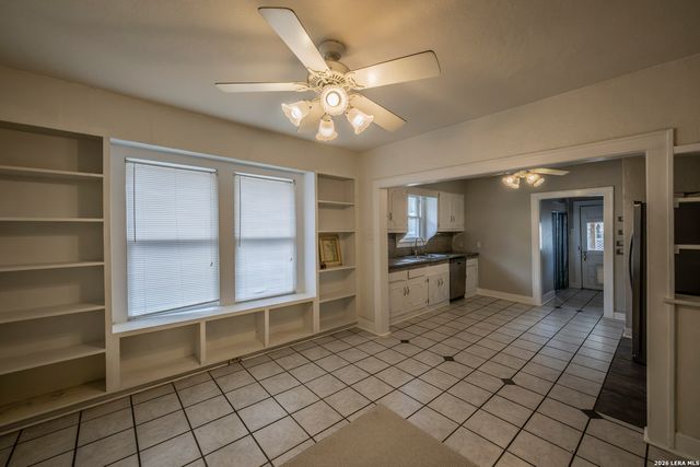 301 FURR DR, San Antonio, TX 78201