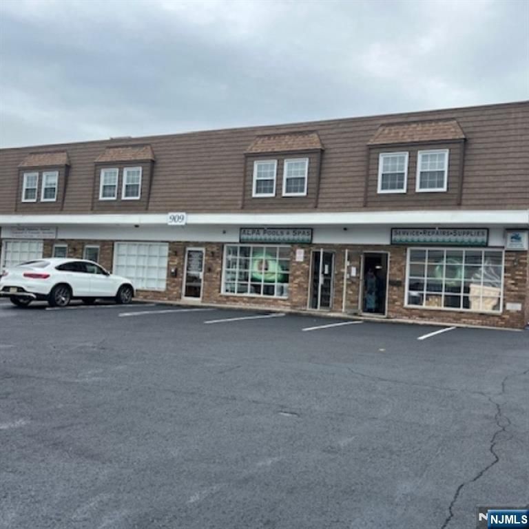 909 Belmont Avenue, North Haledon, NJ 07508