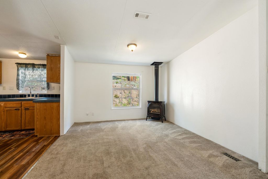 Image 13 of property listing at 504 Vallecitos Road, Jemez Springs, NM 87025