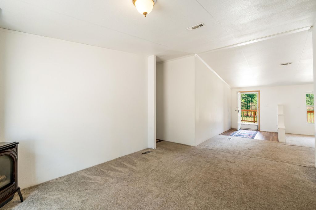 Image 14 of property listing at 504 Vallecitos Road, Jemez Springs, NM 87025