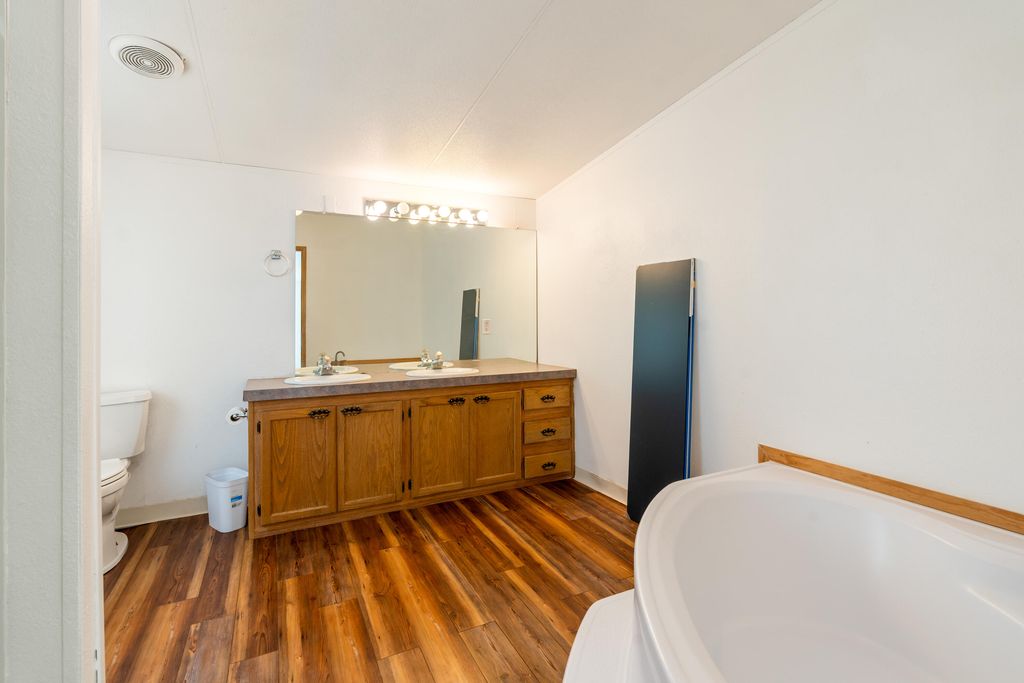 Image 19 of property listing at 504 Vallecitos Road, Jemez Springs, NM 87025