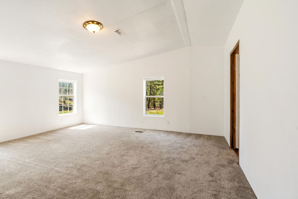 Image 22 of property listing at 504 Vallecitos Road, Jemez Springs, NM 87025