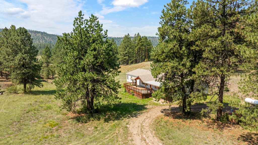 Image 3 of property listing at 504 Vallecitos Road, Jemez Springs, NM 87025
