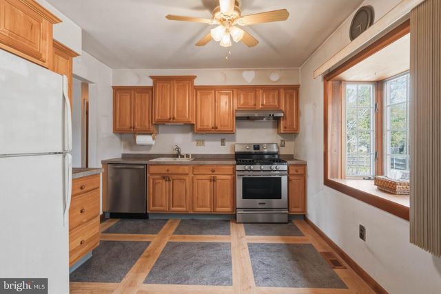 85 GOLFVIEW DR, Sewell, NJ 08080