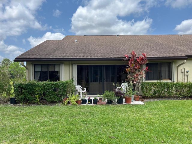 139 Meander Circle, Royal Palm Beach, FL 33411