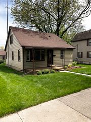384 N Grand Avenue, Bradley, IL 60915