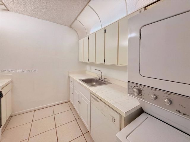 8260 SW 210th St 108, Cutler Bay, FL 33189