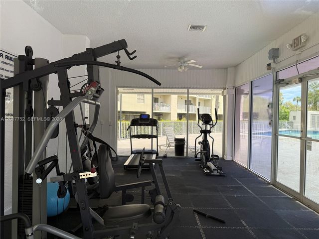 8260 SW 210th St 108, Cutler Bay, FL 33189