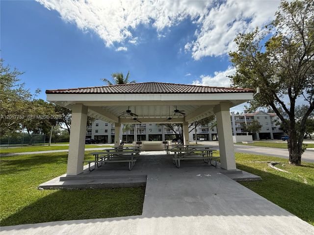8260 SW 210th St 108, Cutler Bay, FL 33189