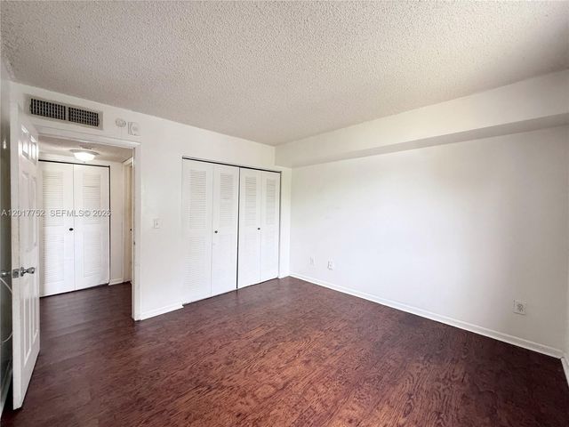 8260 SW 210th St 108, Cutler Bay, FL 33189