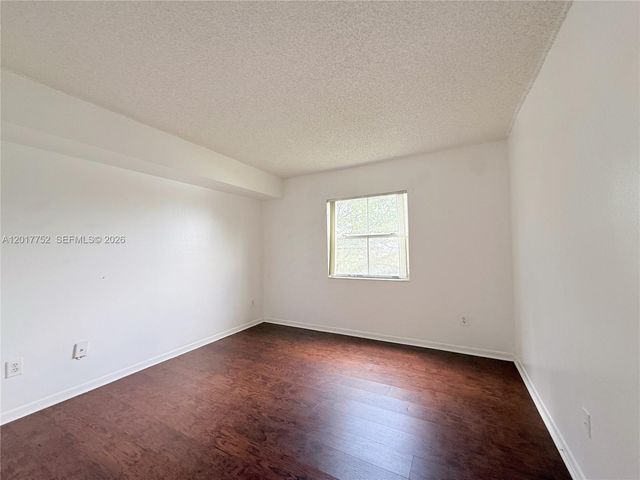 8260 SW 210th St 108, Cutler Bay, FL 33189