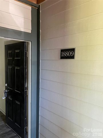 18809 Vineyard Point Lane, Cornelius, NC 28031